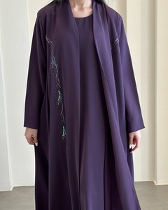Abaya de Dubaï ouverte brodée élégante pour femme, en soie infroissable, légère, de qualité supérieure, pour tenue formelle ou décontractée, robe islamique longue et stylée - Product Image 1