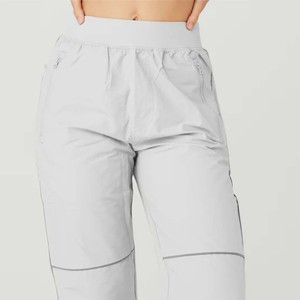 Pantalon de jogging cargo léger personnalisé pour femmes | Jogging cargo respirant et extensible avec plusieurs poches - Product Image 6