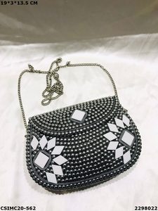 Bolso de mano de mosaico de metal de noche hecho a mano de diseñador para damas Bolso de cabestrillo hecho a mano - Product Image 5