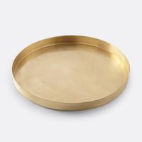 Nouveauté Plateau rond en laiton Design élégant pour servir les aliments et présentoir de table décoratif Décoration de maison de luxe