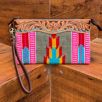 Nouveau élégant occidental aztèque repoussé en cuir bracelet pochette Vintage marron outillage sacs à main Unique aztèque matelassé en cuir bracelet sac