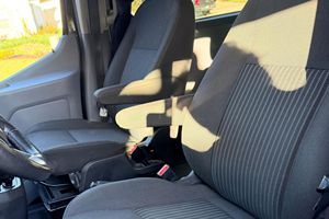 Ford Transit 350 XLT 2019 Usado en Buen Estado, Conversión a Camper, Motor V6, Techo Elevable, Mayormente Usado en Climas Cálidos - Product Image 5