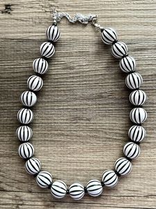 Noir blanc couleur perles chaîne perle pierre principale cadeau à la mode fait à la main meilleure qualité résine Lucite indien collier dames filles - Product Image 4