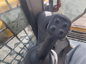 Chargeuse compacte Caterpillar 232D de 2018, propre, performante, abordable, puissante et bien entretenue, à vendre - Product Image 3