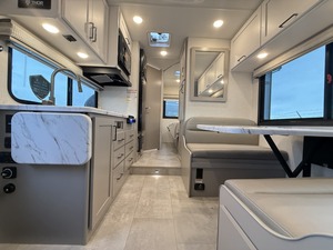 Autocaravana Original con Motor a la Venta, Autocaravana de Lujo Autopropulsada 4x4, Remolque de Viaje para Acampar - Product Image 5