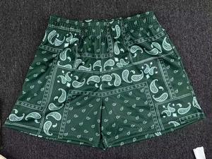 Pantalones cortos de malla de poliéster 100% para hombre, cintura elástica cómoda, pantalones cortos con estampado de sublimación gráfica personalizada para hombre, el mejor estilo callejero - Product Image 3