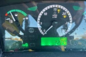 Tractor Utilitario John Deere 5075E 2021, 75HP, Motor Massey, Automático, con Larga Vida Útil, Opciones 4x4 y 2x4 - Product Image 4