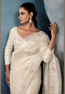 Design Bollywood lourd attrayant à la mode or doux écrasé avec des paillettes travail Saree au prix de gros - Product Image 3