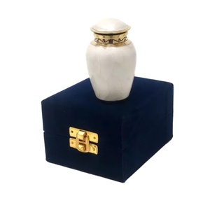 Gran oferta urna de cremación de latón artesanal urnas de cremación hechas a mano en nuevo aspecto para cenizas en último estilo personalizar forma y tamaño - Product Image 1