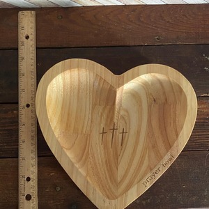 Cuenco de Oración de Madera Natural en Forma de Corazón Más Vendido para Uso Devocional, Rituales Sagrados y Ofrendas de Bendición Disponible para la Venta - Product Image 2