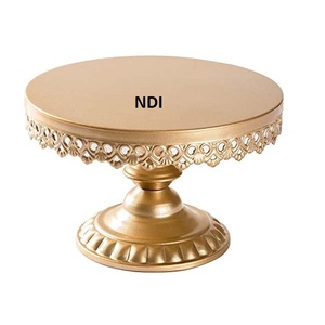 Support à gâteau décoratif en métal gravé à la main, finition antique, pour fêtes de Noël et de mariage, plateau à gâteau arrondi - Product Image 5