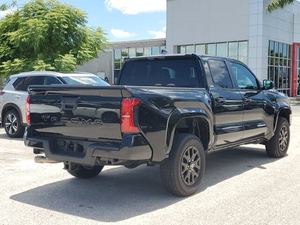 LIMPIO USADO 2024 Toyota Tacoma SR5 Doble Cabina RWD - Product Image 4