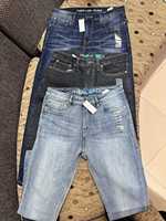 Lot de vêtements en stock provenant d'annulations de commandes : Jeans droits pour hommes, coupe classique, délavé clair, couleur unie, surplus d'exportation, prêts à être expédiés, stock en gros