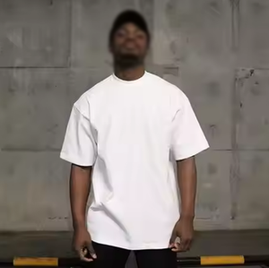 เสื้อยืดแขนสั้นคอกลมผู้ชาย BlanqWear ผ้าถักเนื้อนุ่ม 100% คอตตอน 280 กรัม น้ำหนักเบา ต้านเชื้อแบคทีเรีย แห้งเร็ว - Product Image 1