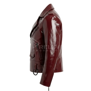 Nouvelle veste de moto pour homme en cuir verni rouge cerise brillant avec col montant et logo frontal, style streetwear hivernal, veste de motard - Product Image 6