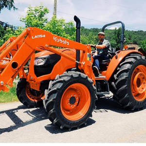 รถแทรคเตอร์4WD ที่ทนทานสำหรับใช้ในฟาร์มรถแทรคเตอร์ล้อหมุนสำหรับการเกษตรที่มีประสิทธิภาพ - Product Image 5