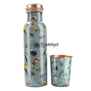 Botella de agua de cobre versátil de Tradebyd, diseño moderno para gimnasio, viajes, oficina y uso activo diario - Product Image 3