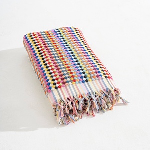Serviette de bain turque à pompons, tissée à la main, motif bulles, 35x68 pouces - Product Image 1