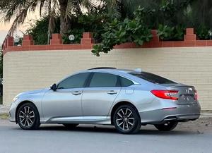 HONDA ACCORD (SPORT SE) 2022 192 CV con Trasmissione Automatica - Product Image 2