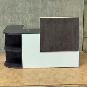 Mostrador de Recepción Moderno y Lujoso en Forma de L, Madera Natural BLT68019, Duradero y Ajustable, para Hoteles, Gimnasios, Escuelas, Spas, Hospitales, Oficinas y Centros Comerciales - Product Image 3
