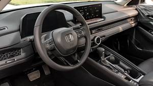 Honda Accord Usata 2025, Berlina Automatica a Benzina, Basso Chilometraggio, Guida a Sinistra, Ideale per il Pendolarismo Urbano |   Pronto per l'esportazione - Product Image 2