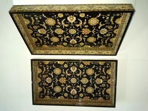 Elegante bandeja esmaltada con estampado floral vintage de madera de gran tamaño para servir en la cocina o el hogar - Product Image 6