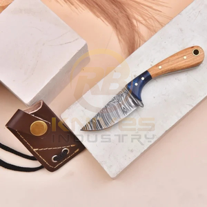 Cuchillo Skinner de Acero de Damasco Hecho a Mano con Mango de Madera |   Cuchillo de Hoja Fija Personalizado OEM para Caza y Camping con Funda de Cuero - Product Image 5