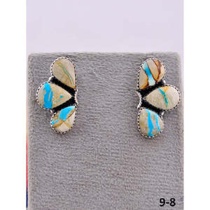 Boucles d'oreilles pendantes artisanales en turquoise de Royston et argent sterling, serties d'une fleur en forme de ruban - Product Image 2