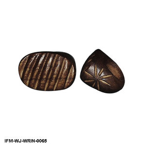 Bague en bois foncé sculptée à la main avec gravure florale en forme de soleil, bijoux organiques faits à la main pour femmes, cadeau pour elle - Product Image 3