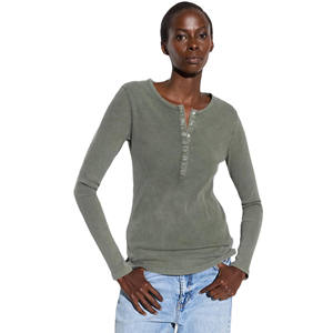 Chemise élégante pour femmes en satin, taille XL, style décontracté, chemise de bureau avec logo brodé, hauts colorés pour femmes - Product Image 1