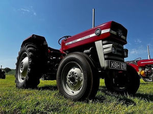 รถแทรกเตอร์แมสซีย์เฟอร์กูสันมือสองรถแทรคเตอร์ขับเคลื่อน4ล้อใช้ได้ใน4X4 - Product Image 3