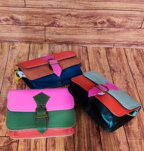 Nuevo bolso bandolera de cuero auténtico para mujer de estilo bohemio, bolso multicolor con cadenas de botones y bandolera - Product Image 3