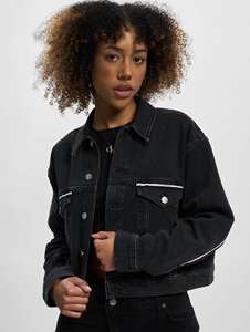 Custom Black Women's Denim Jacket Premium Quality Button Fastening All Seasons Comfort Cotton Filling OEM Piping <b>Detail</b> - Product Image 3