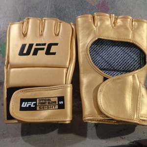 Gants de grappling UFC MMA demi-doigts 2026 de qualité supérieure, en cuir véritable, avec logo personnalisé, pour Muay Thai - Product Image 1