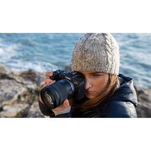 Appareil photo hybride plein format d'occasion 26,2 mégapixels Dual Pixel avec objectif RF 24-105mm F4-7.1 IS STM, écran tactile multi-angle et vidéo 4K Dual Pixel - Product Image 1