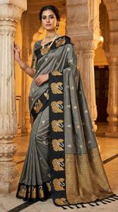 Nuevo Sari Festivo de Seda Suave con Bordados Pequeños en Toda la Prenda, Pallu Rico con Doble Bordado en Zari - Product Image 3