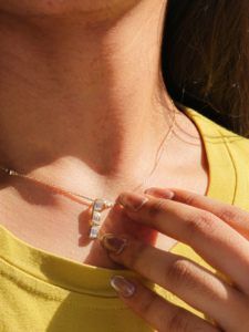 Colgante de Diamante en Oro Amarillo de 14K/18K, Diamante Cultivado en Laboratorio, Corte Llama, con Detalles Redondos, para Mujer, Regalo de Boda, Joyería Fina - Product Image 4