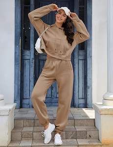 Ensemble de survêtement zippé classique vintage hip-hop pour femme, streetwear esthétique, ensemble à capuche respirant avec graphiques imprimés et strass rock - Product Image 6