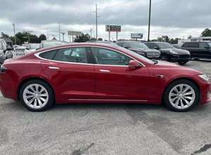 Sedán Eléctrico S 75D 2024 de Bajo Kilometraje y Alto Rendimiento, Equipado con Tracción en las Cuatro Ruedas, Motor Dual, Interior Confortable y Batería de Largo Alcance - Product Image 5