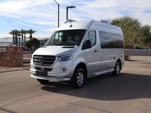 Autocaravana de Lujo Clase B Air Stream 2023 Usada para Acampar - Product Image 2