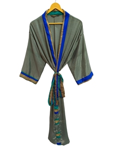 ชุดคลุมอาบน้ำผ้าไหมหลากสีสำหรับใส่ในบ้านชุดคลุมกลางคืนชุดกิโมโนผ้าไหมส่าหรีสไตล์วินเทจของอินเดีย - Product Image 3