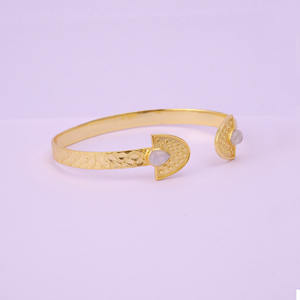 Elegante diseñador ajustable brazalete pulsera Arco Iris piedra lunar bisel conjunto oro textura piedra preciosa moda brazaletes pulseras - Product Image 3