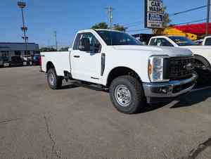Pick-up Super Duty F 250 SRW XL 4WD Regular Cab d'occasion 2024 avec moteur essence V8 de 6,8 L - Product Image 3