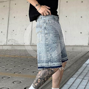 Venta en línea Cintura elástica Pantalones cortos deportivos de secado rápido para Fitness Hecho en Pakistán Pantalones cortos con diamantes de imitación - Product Image 4