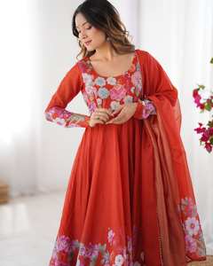Traje Salwar de Tres Piezas de Alta Calidad, Estilo Clásico y Elegante, Bordado Completo en las Mangas, Secado Rápido, Ideal para Fiestas - Product Image 2