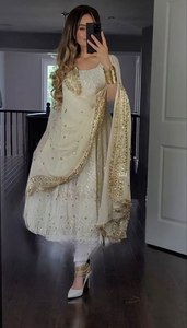 Costume Salwar de haute qualité en faux georgette avec des sequins et des broderies, achat en ligne en Inde, fournisseur et exportateur mondial - Product Image 5
