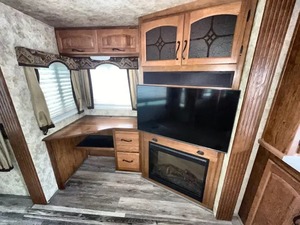 Remolque Keystone M-o-n-t-a-n-a 3400RL 2012, Usado, en Excelentes Condiciones, en Venta para Camping y Viajes - Product Image 3