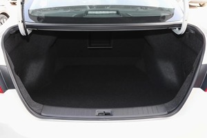 Top Choice Ni-ss-aan Sylphy 2024 Comfort Version Compact Sedan Featuring 4 <b>Doors</b> 5 Seats Modern Design and Excellent - Product Image 5