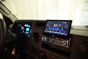 Autocaravana de lujo Coachmen CROSS TRAIL 23XG 2022, blanca, para camping familiar, con piso acrílico, Euro 5, emisiones 4-6. - Product Image 3