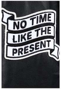 แจ็คเก็ตวาร์ซิตี้สีดำคอวี ปิดกระดุม คุณภาพสูง สำหรับผู้ชาย ผ้าเคลือบย้อมสีเรียบง่าย สไตล์ลำลอง สำหรับฤดูหนาว แจ็คเก็ตผ้าขนสัตว์สั่งทำพิเศษสำหรับผู้ชาย - Product Image 5